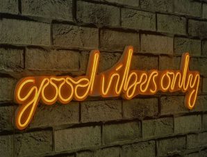 Διακοσμητικό Φωτιστικό Τοίχου Good Vibes Only 395NGR1589 79x2x19cm Led 22,6W Yellow Wallity